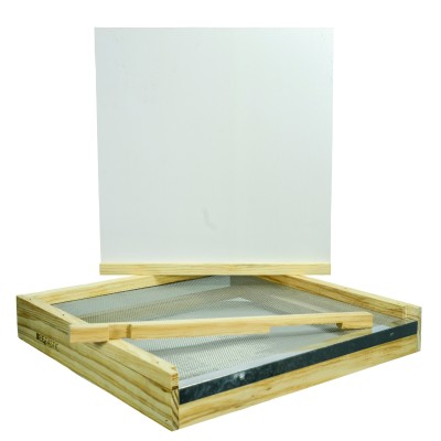 British National Screened Base – With Varroa Tray – Knot-Free New Zealand Pine – Assembled – BEEtastic UK