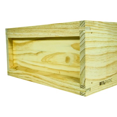 British National Brood Box – New Zealand Pine – Knot Free – Flat Packed – Includes Screws – BEEtastic UK
